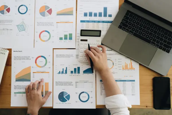 Análise Econômica e Projeções de Viabilidade Comercial para Empresas Espaciais Emergentes